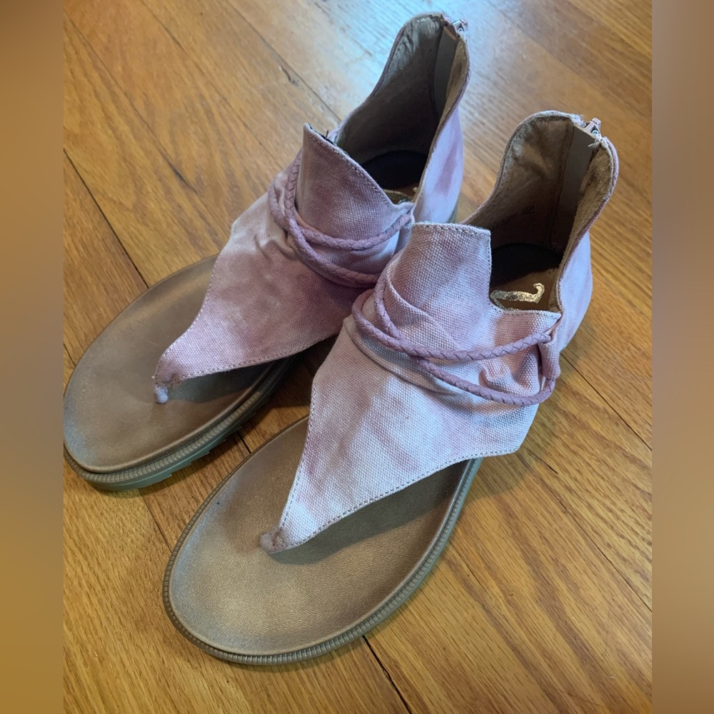 Very G Sandals (Never Worn)